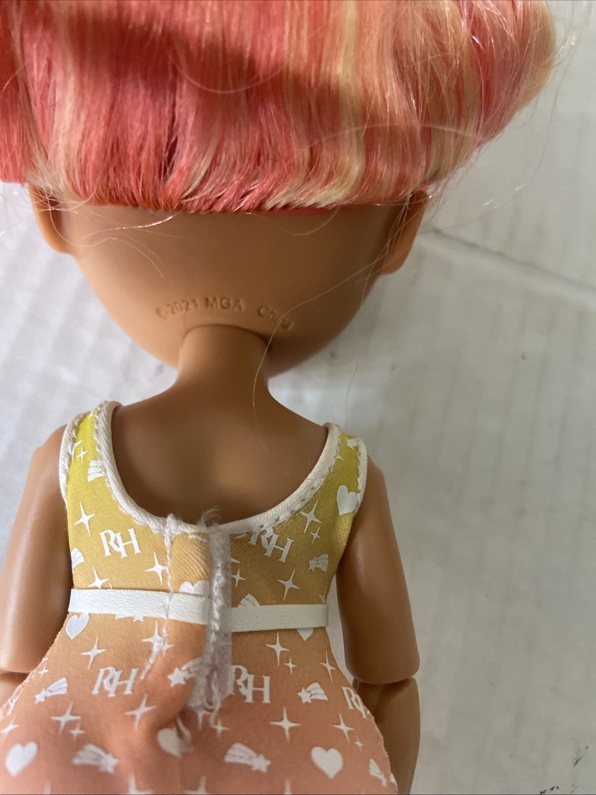 Rainbow High Pacific Coast Simone Summers Fashion Doll W/ Swimsuit