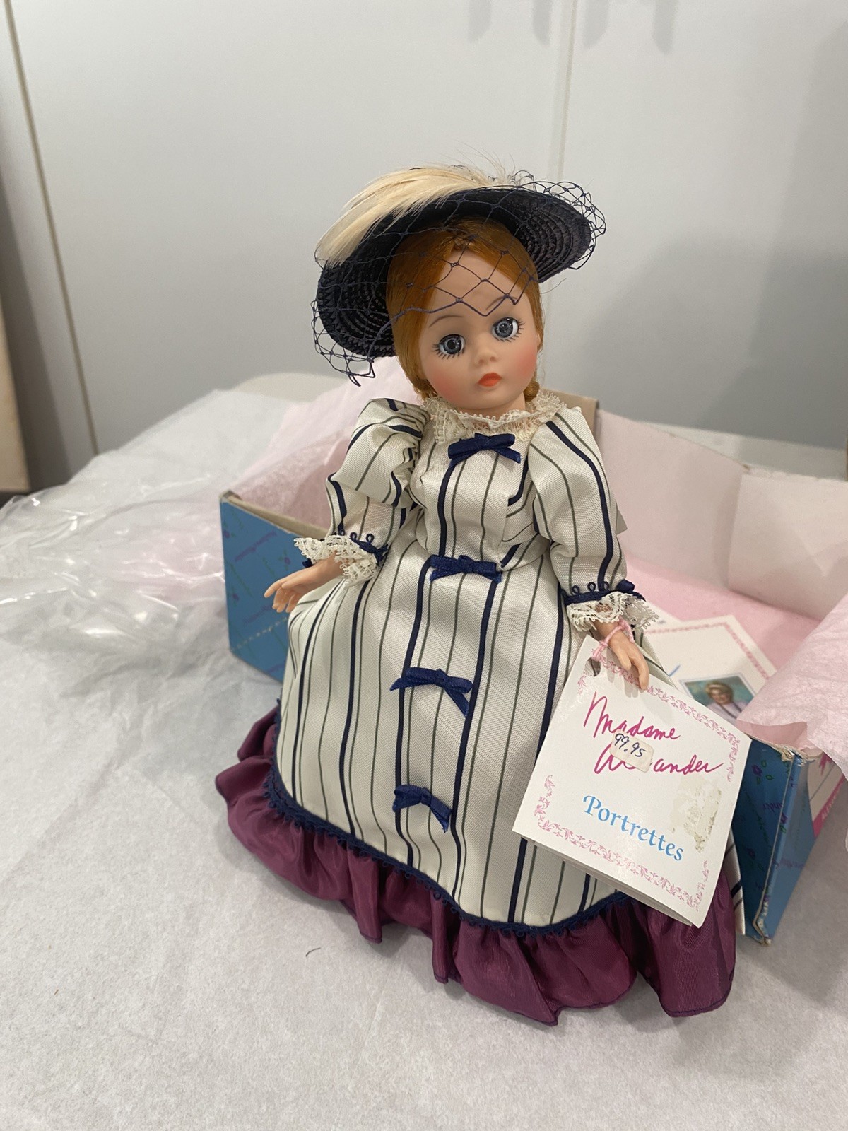 Madame Alexander 10″ Doll Portrettes Nicole #1129, Original Box 1980’s