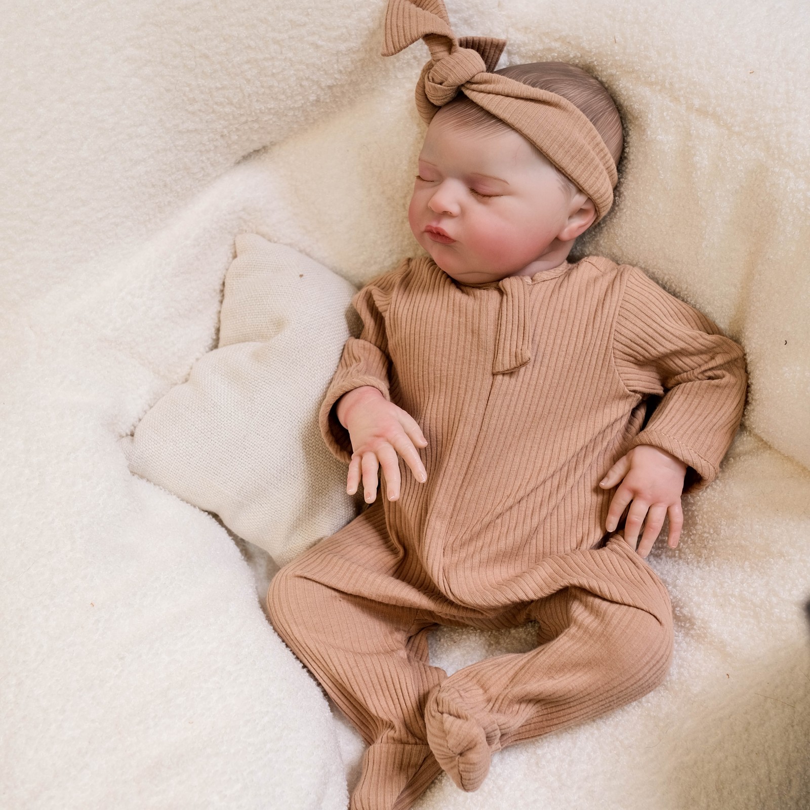 Adorable 19″ Reborn Baby Dolls Sleeping Lifelike Newborn Cloth Body Realistic