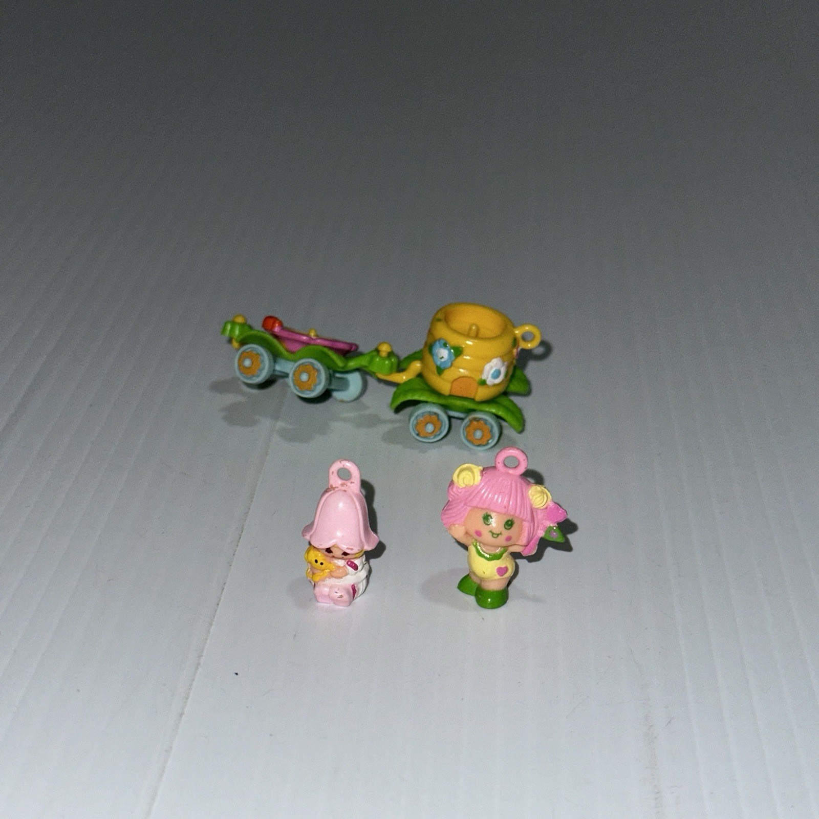 Vintage 1984 Charmkins Honey Bee Train Charm for Necklace & Dolls Hasbro As Is