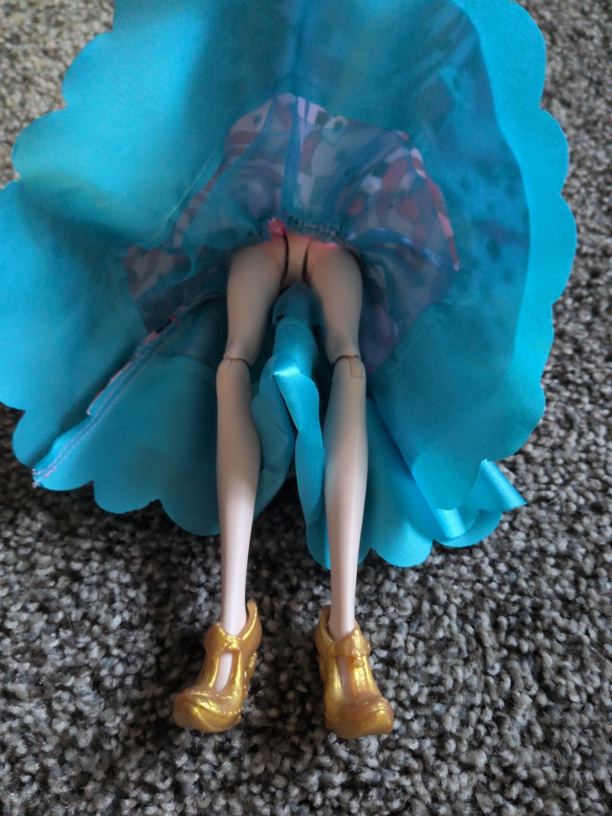 Ever After High Apple White Daughter Of Snow White Doll Way Too Wonderland. 2014