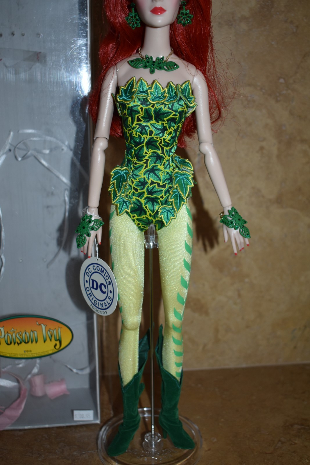 Madame Alexander X DC COMICS LIMITED EDITION 17″ DOLL FIGURE BATMAN POISON IVY