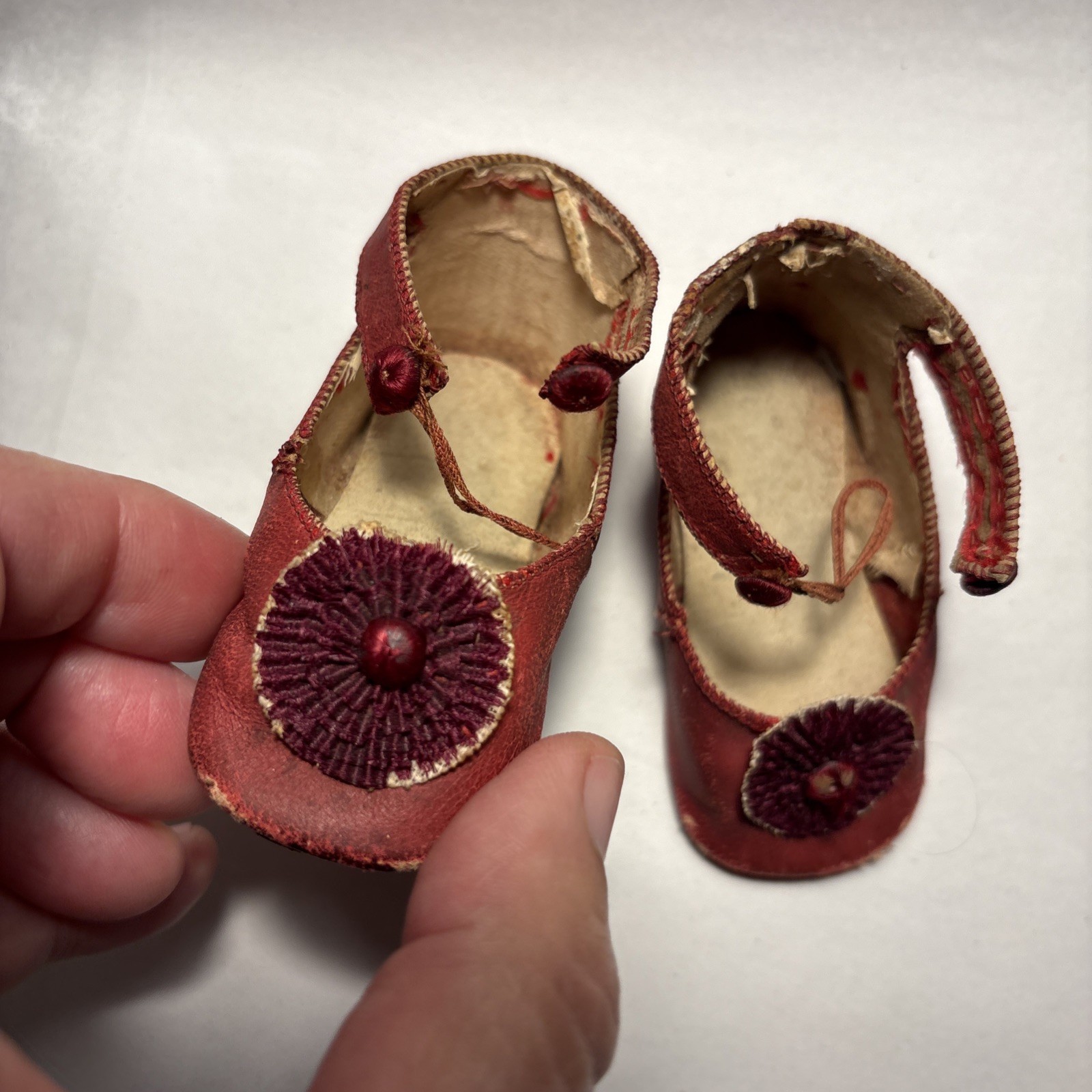 Antique Red Leather Starburst Decorative Toe Buckle Doll Shoes w/Ankle Buttons