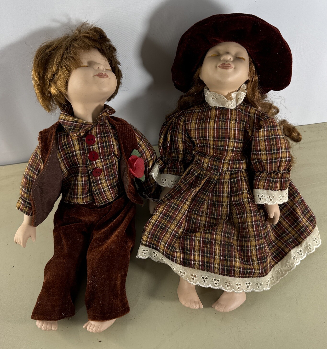 Two Porcelain Kissing Dolls 14-inch Farm Girl And Boy, Billy & Becky Tote6