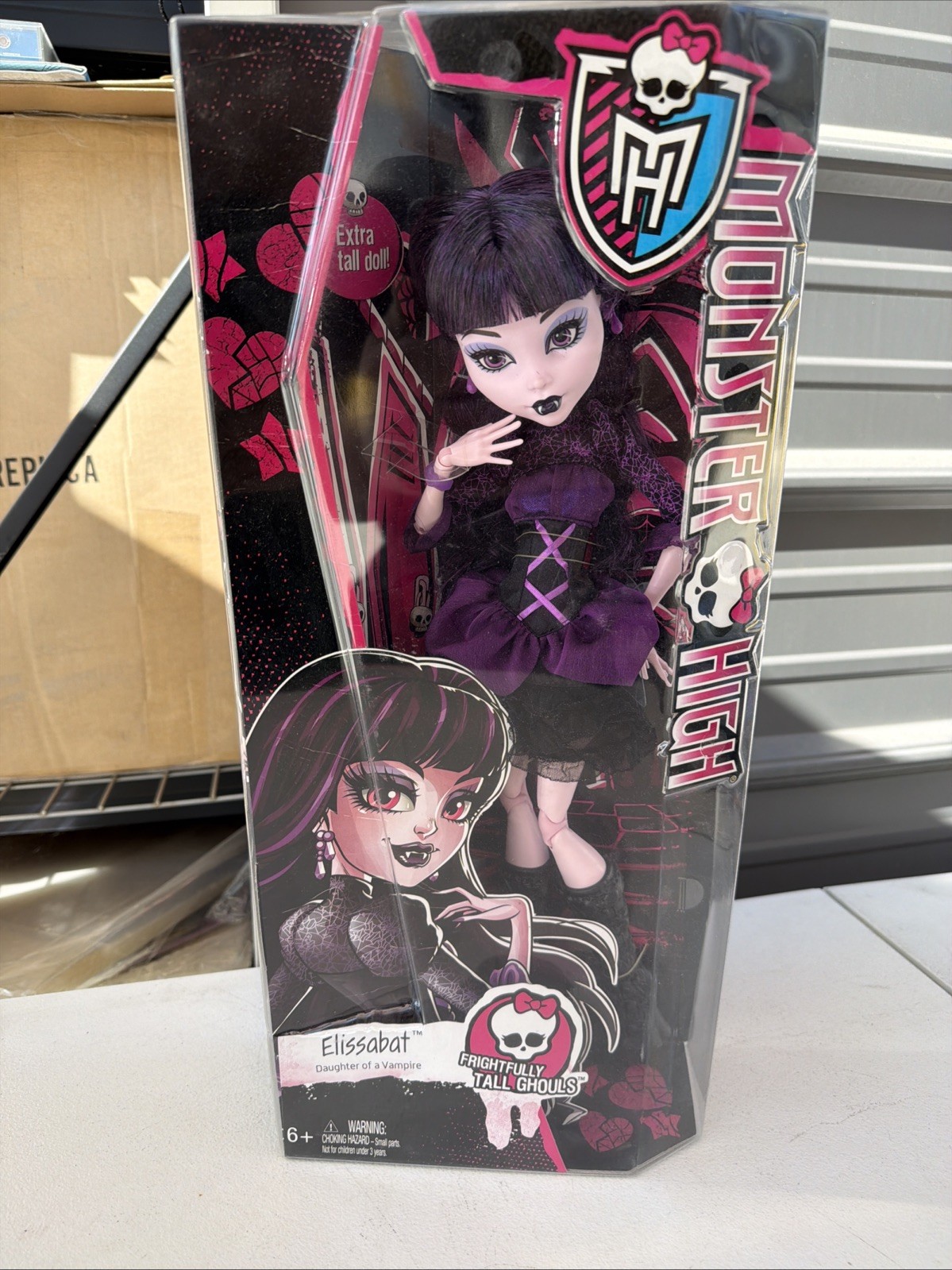 NEW in Box * Elissabat Frightfully Tall Ghouls 17″ Doll * Monster High + Stand