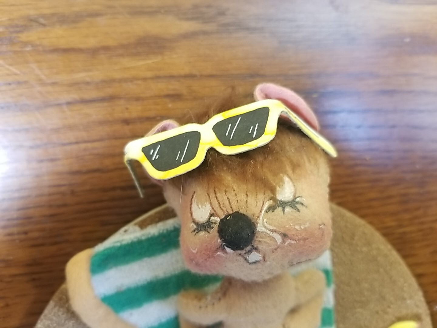 Annalee Summer Beach Sunbathing Mouse On Towel 1990 “Maui Mouse”. Sun.