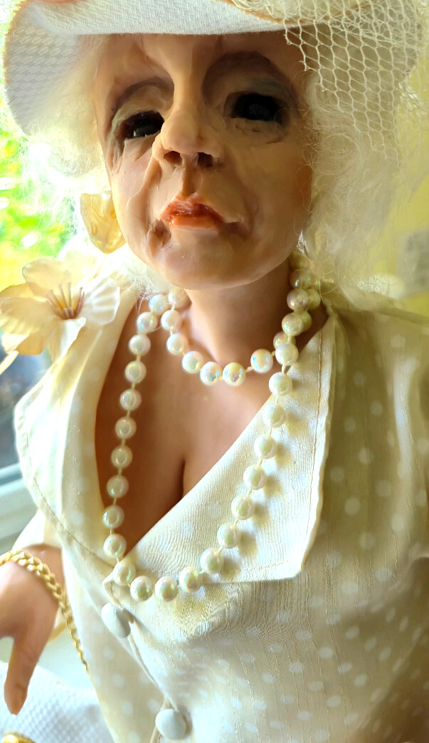 Artistan made Doll, Signed & dated 1999 – 22 inches tall – Classy one-of-a-kind
