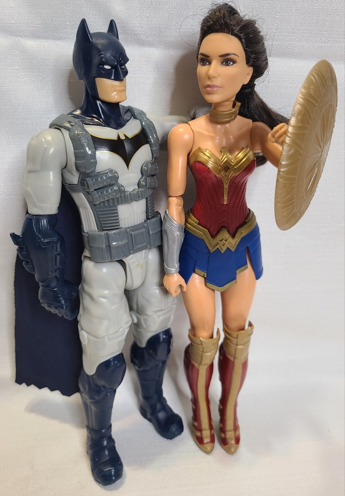 Mattel DC Comics Batman & Super Hero Girls WONDER WOMAN 12″ Shield