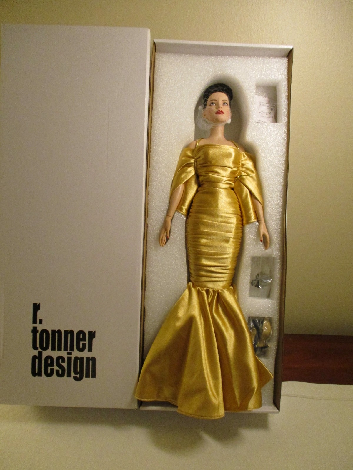 Tonner Lacie Churchill Bold Statement Doll RTB-102