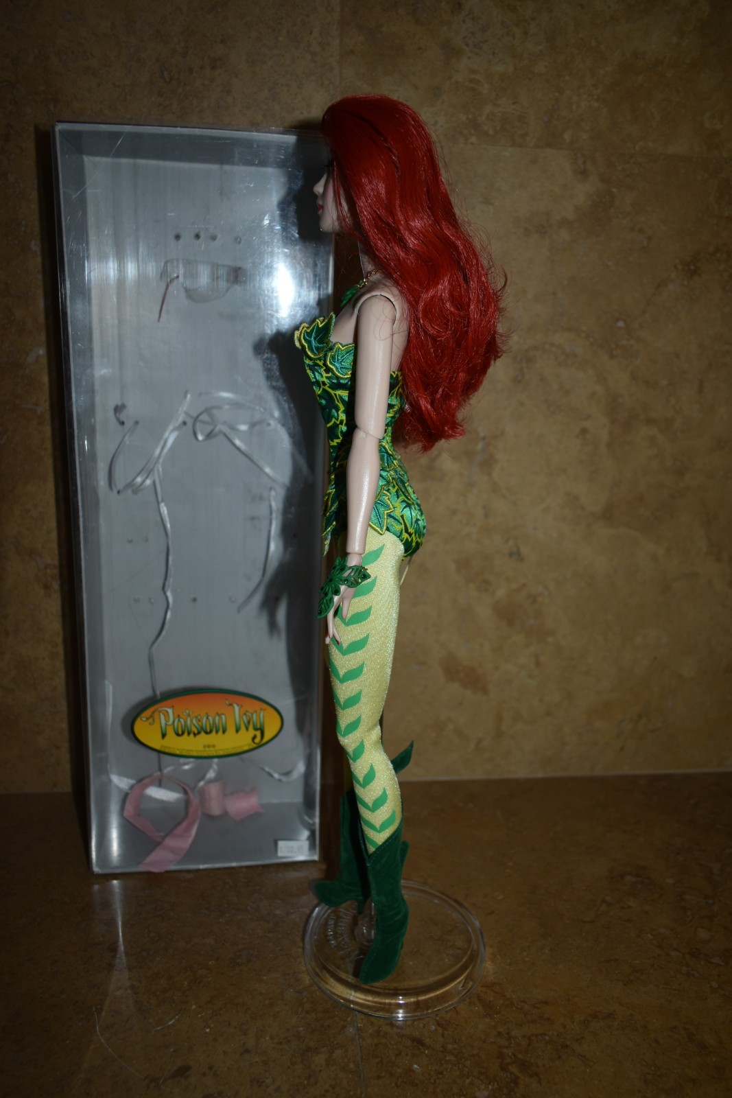 Madame Alexander X DC COMICS LIMITED EDITION 17″ DOLL FIGURE BATMAN POISON IVY
