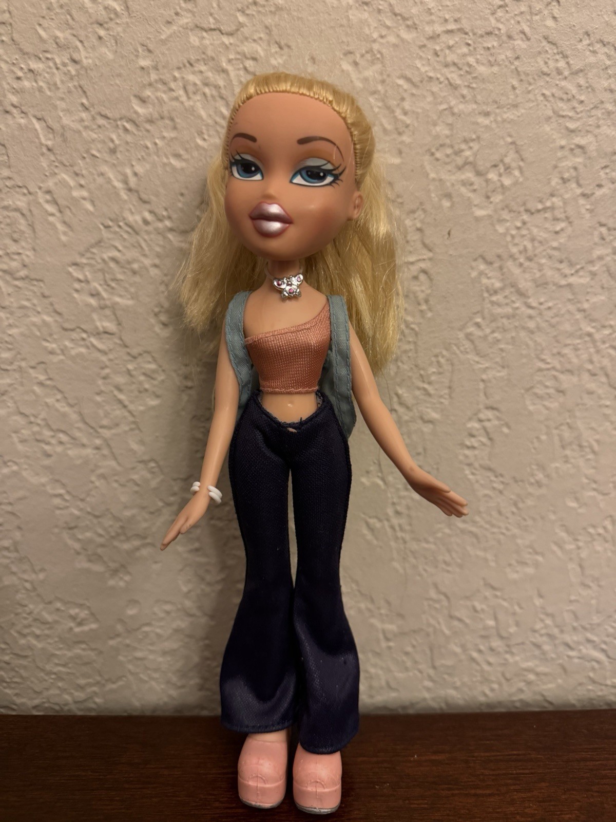 Vintage Bratz Flaunt It Cloe Fashion Doll Original Outfit Accessories 2001 MGA