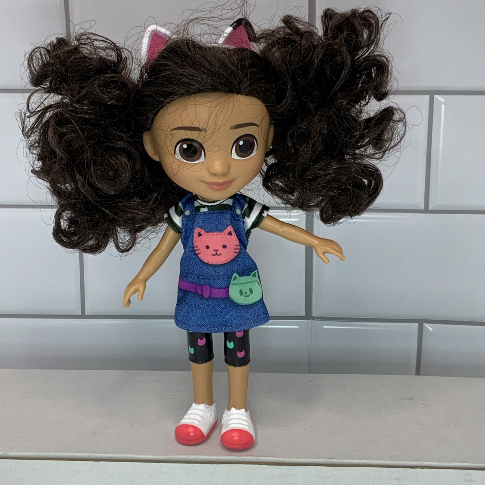 Gabby’s Dollhouse 8-inch Traveller Gabby Girl Doll with Accessories Ages 3+