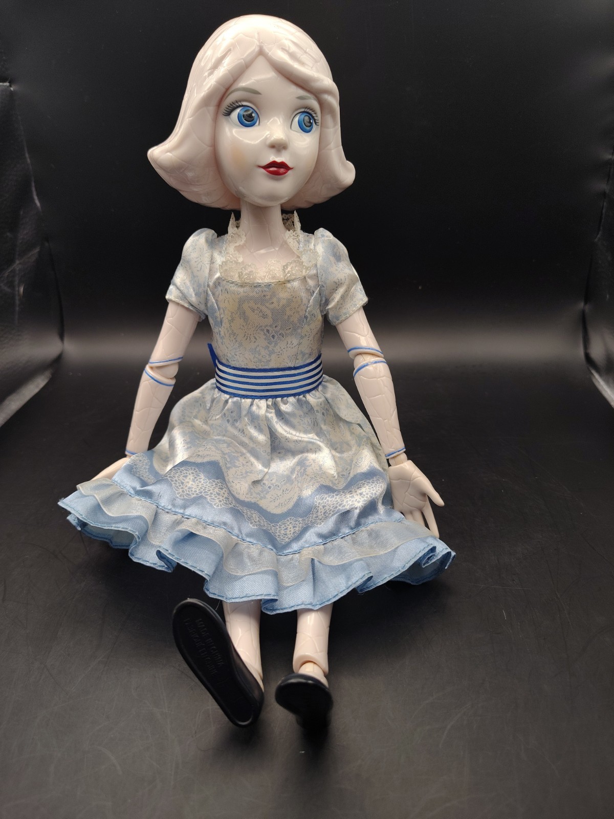 Disney Alice in Wonderland 13″ Articulated Collector Doll Blue Dress EUC