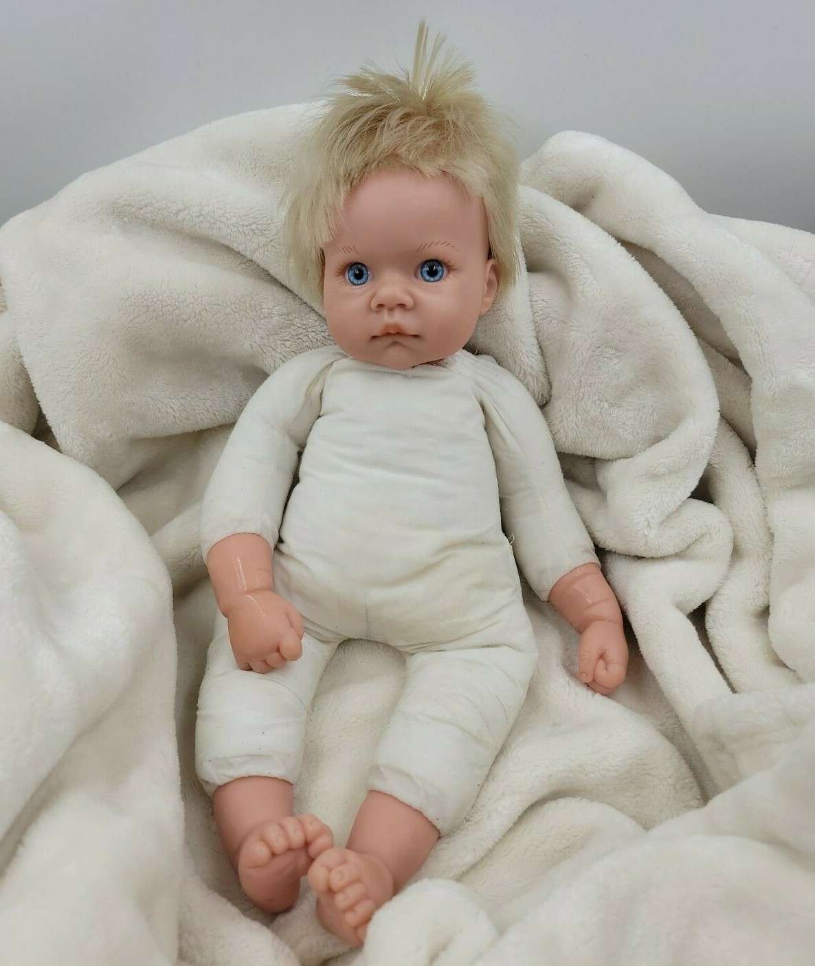 1998 Lee Middleton by Reva Original Baby Doll  #090798 Blond Blue Eyes