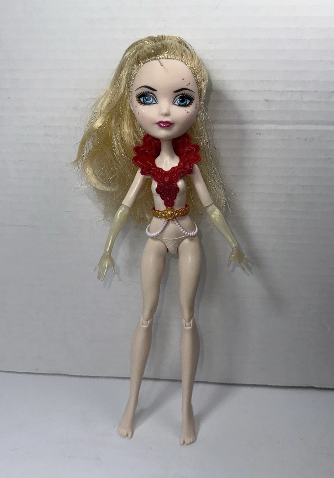 Ever After High Apple White Doll Thronecoming