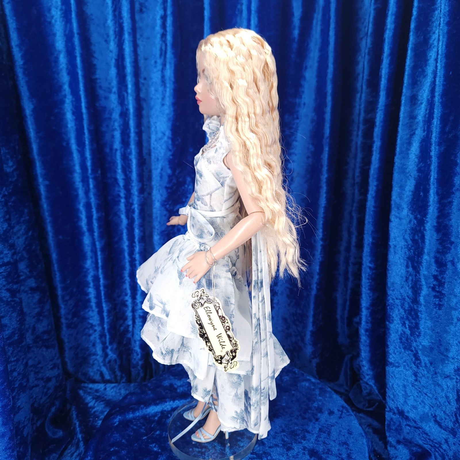 Tonner Ellowyne Wilde Romantic Possibilities 2023 VDC LE 200 16″ Doll RT22WDD26