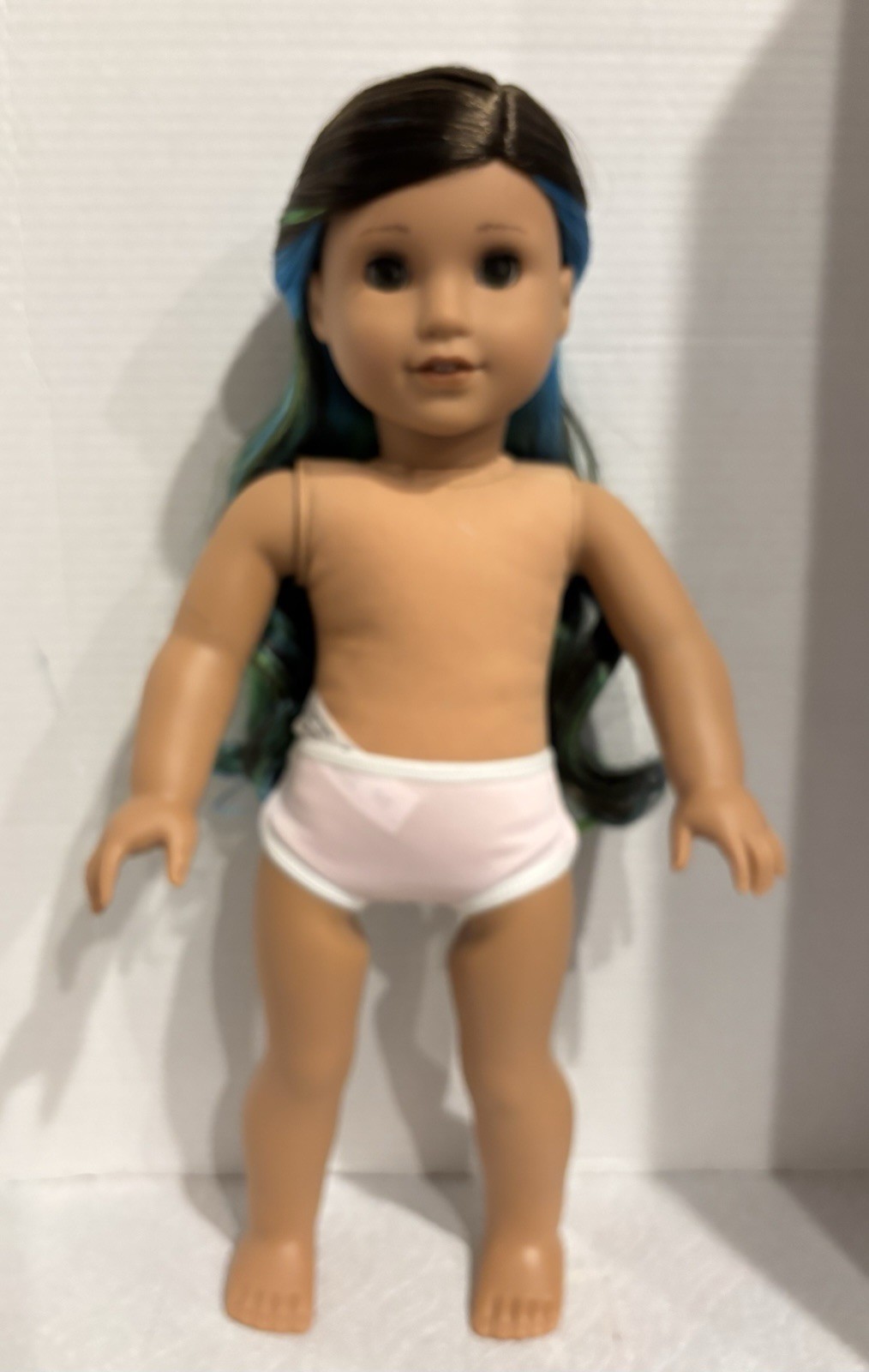 American Girl Street Chic #89 Doll 18″ Multi Color Hair, Hazel Eyes. Excellent