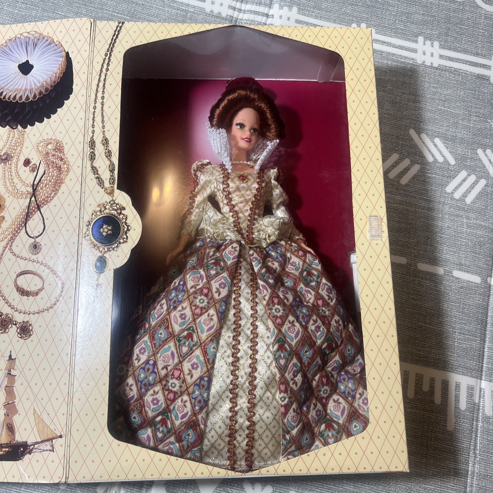 Barbie Great Eras Elizabeth Queen Doll 12in w/ Stand 1994 MPN 12792