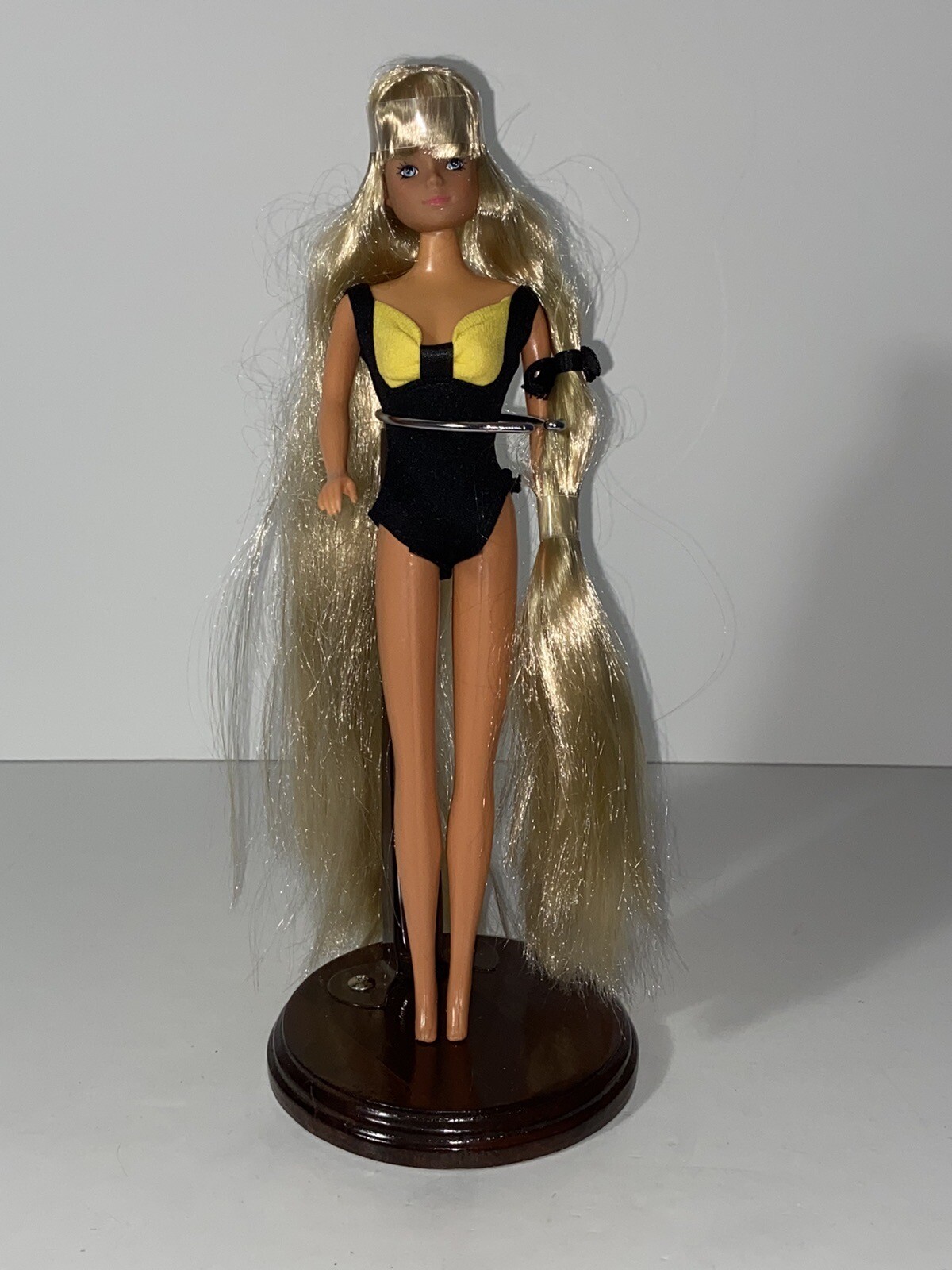 New Vintage Brittany Uneeda Barbie Style 11.5 Inches Tall Poseable Long Hair.