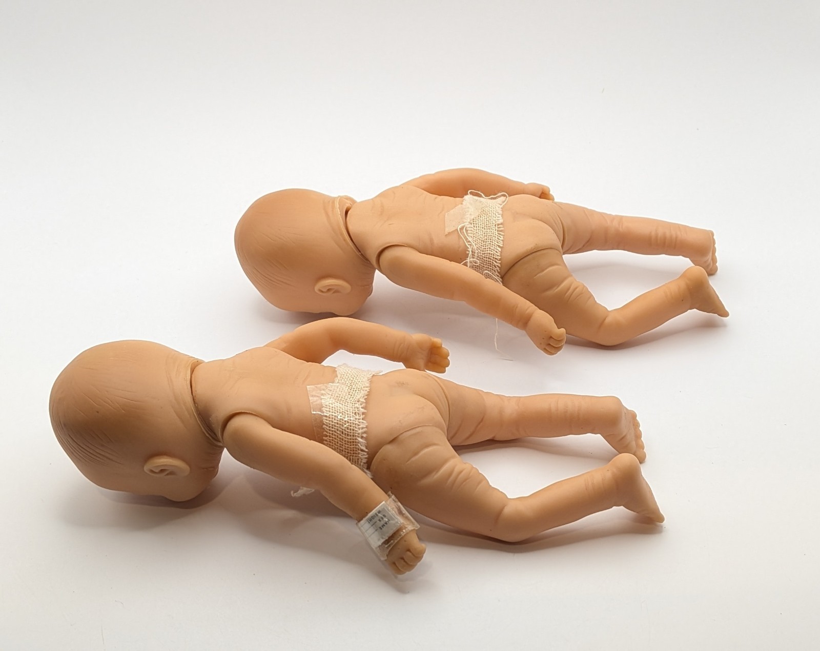 Vtg Realistic Anatomically Correct Twin Newborn Baby Dolls Boy & Girl 7″