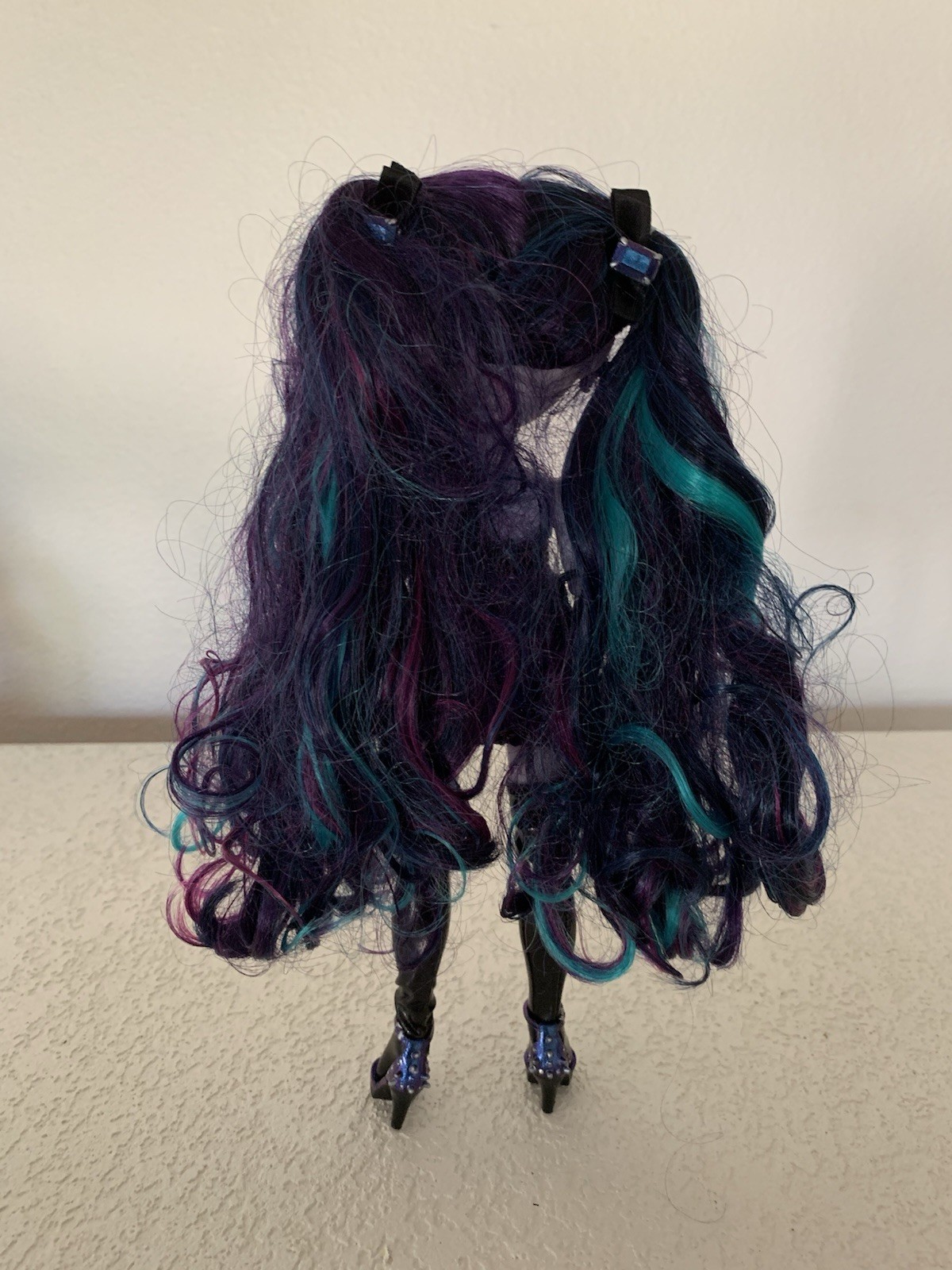 Shadow High Veronica Storm Rainbow High- Twin Doll Special Edition One Earring