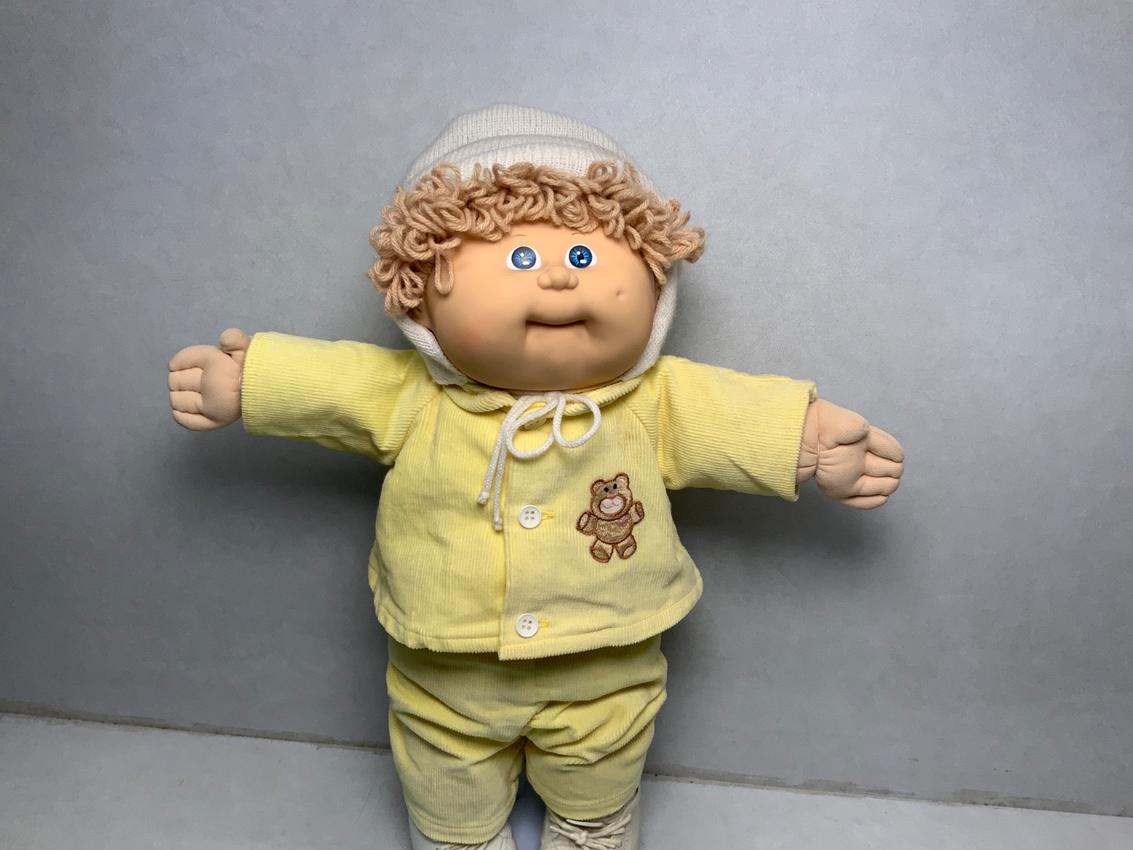 1985 Cabbage Patch Kids Doll Yellow Corduroy Outfit, Hat Wheat loop Hair, Papers