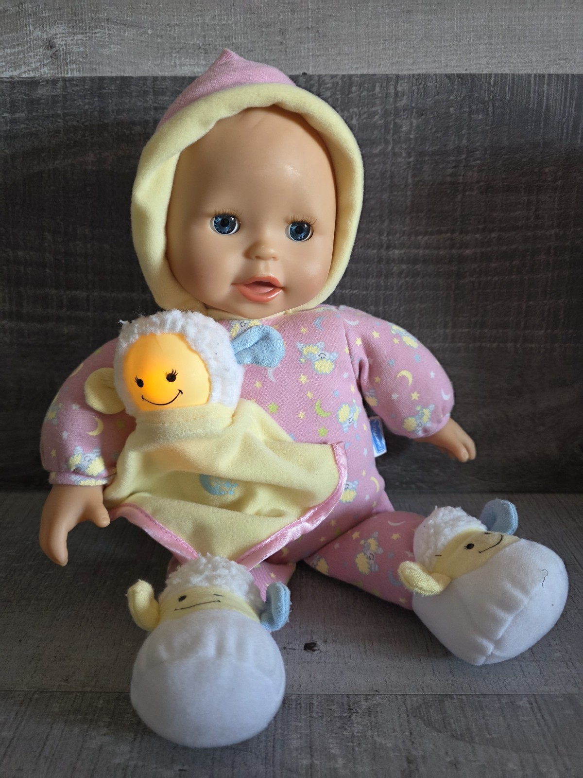 2005 Fisher Price Little Mommy Bedtime Baby Doll Lamb Light Up Musical READ b193
