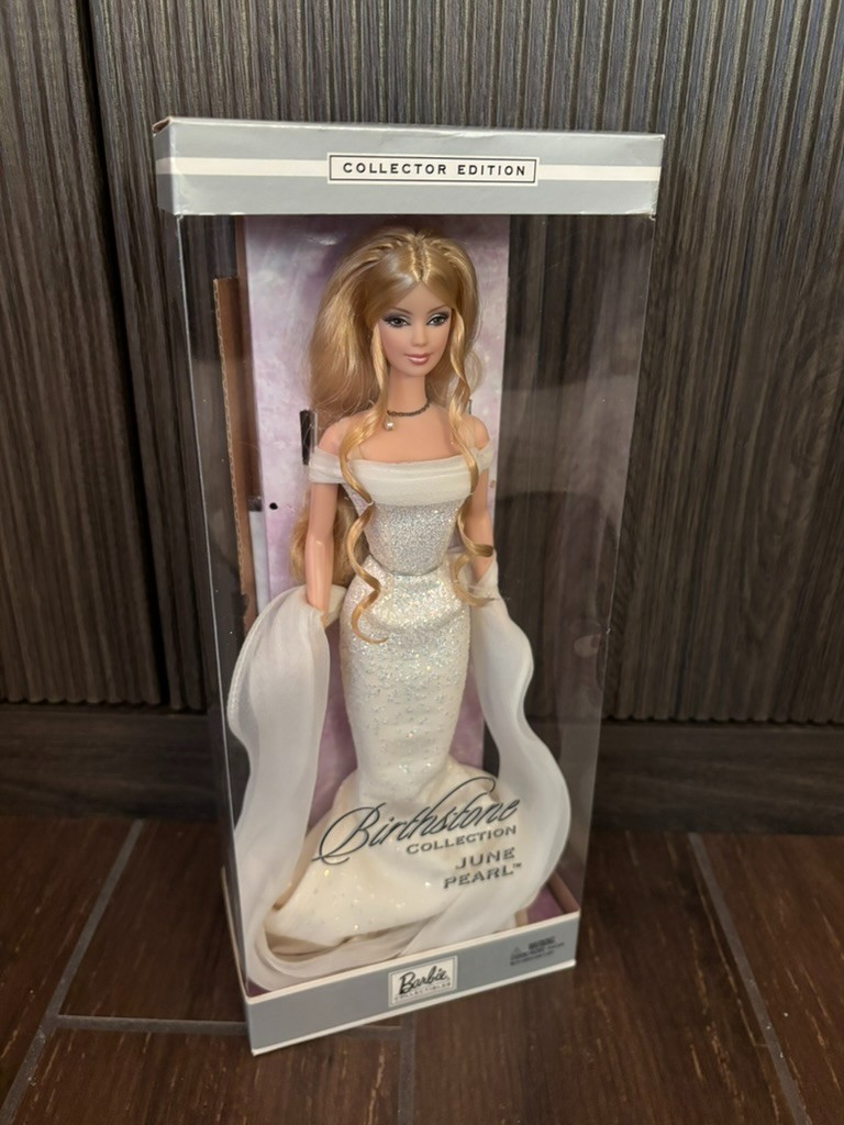 Birthstone Collection June Pearl Barbie 2002 B3414