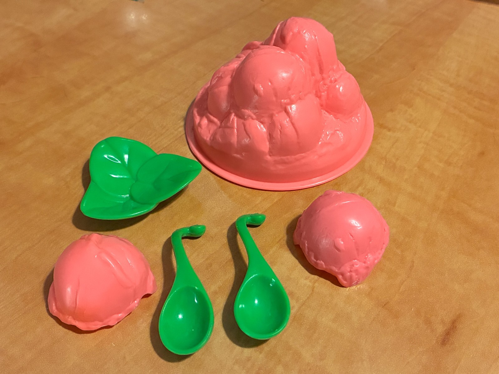 Vintage Strawberry Shortcake Snail Cart Replacement Parts Ice Cream leaf spoons