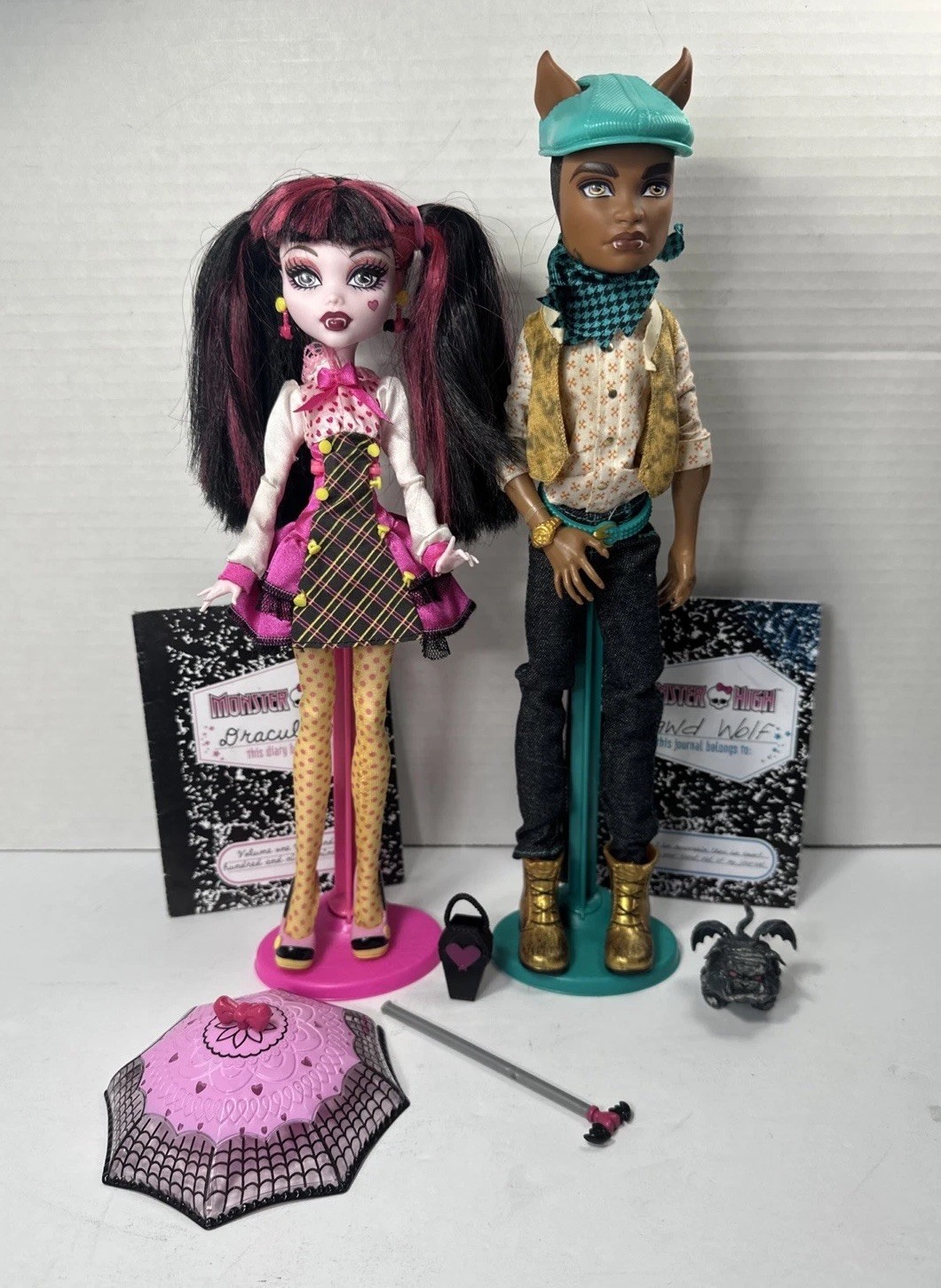 Monster High Forbitten Love Dolls Draculaura Clawd Wolf Stand Diary Umbrella