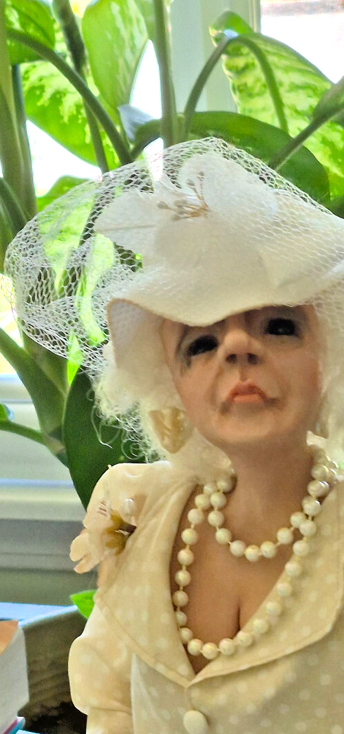 Artistan made Doll, Signed & dated 1999 – 22 inches tall – Classy one-of-a-kind