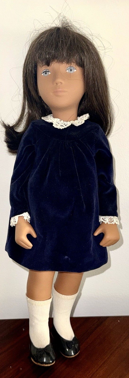 RESERVED SASHA DOLL #180, Velvet L.E. 1981/3512 Trendon With Box & COA