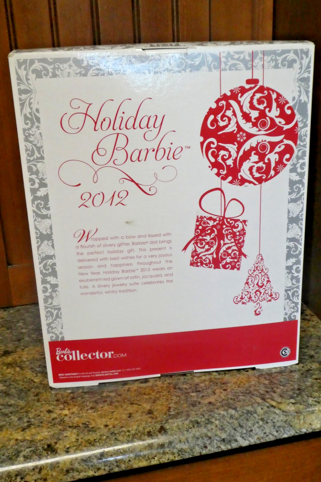 2012 BRIGHT RED BEAUTIFUL HOLIDAY BARBIE GORGEOUS BLONDE WITH ROOTED LASHES MIB