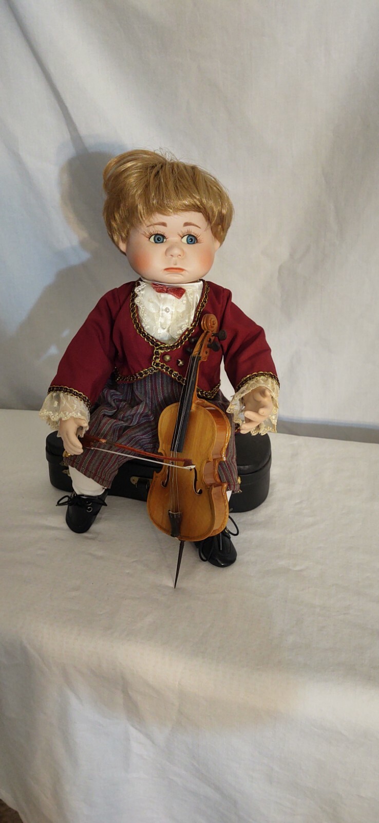 Vintage Puppenstube Gilde Handwerk ‘Little Beethoven’ Collection Porcelain Doll