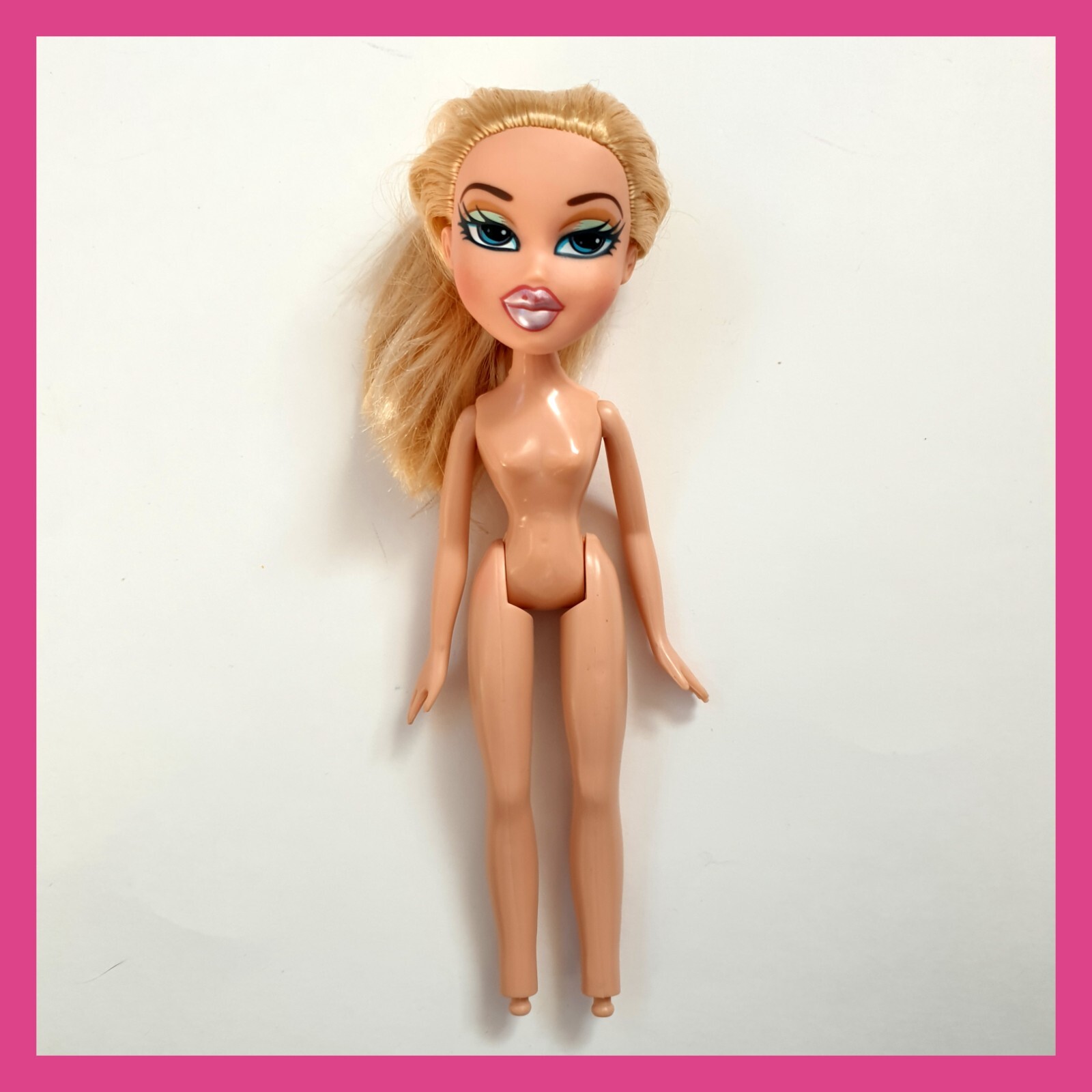 Bratz Flaunt It / Beach Party Cloe Doll 2001 First Edition MGA