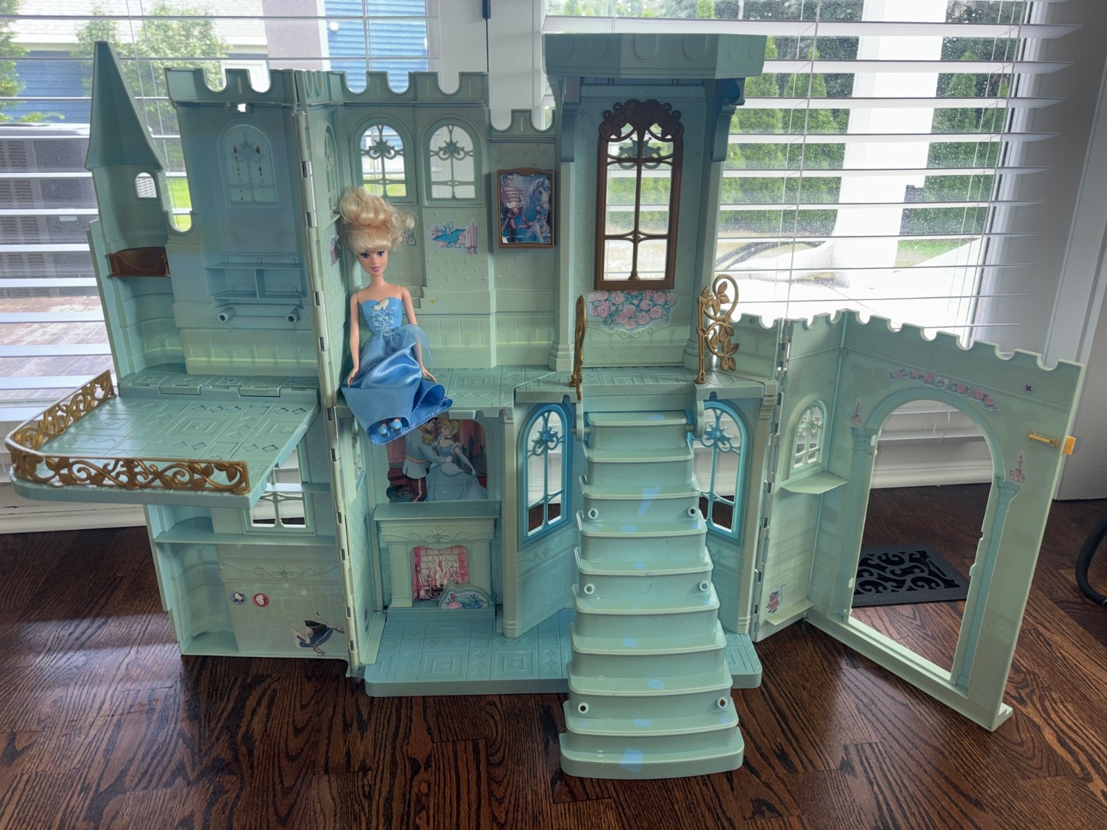 Vintage 2005 Disney Cinderella Enchanted Evening Castle Barbie Dollhouse + Doll