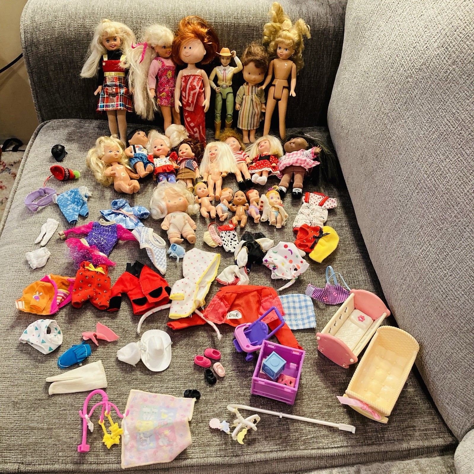 VTG Lot Of Dolls Babydolls, Various Brands/Years And Accessories 66 PCs 2 Lbs