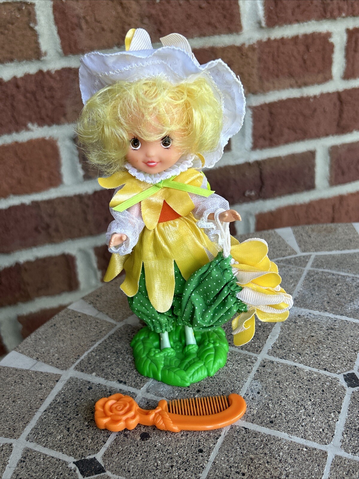 Vintage 1984 Rose Petal Place Doll Sunny Sunflower With Purse, Comb, & Stand