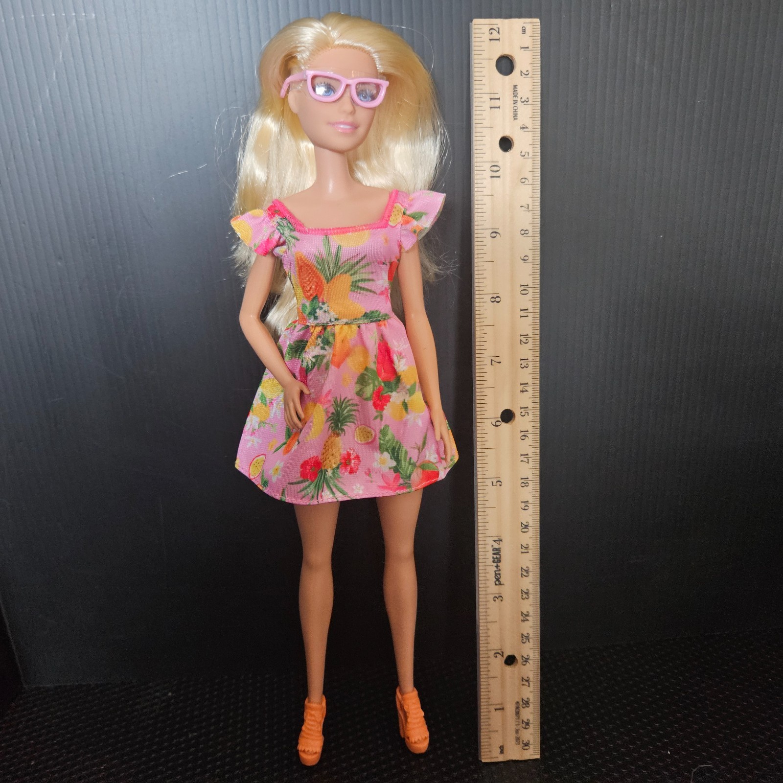 Mattel Fashionistas # 181 Barbie Doll Blonde Glasses Tropical Dress NEW Deboxed