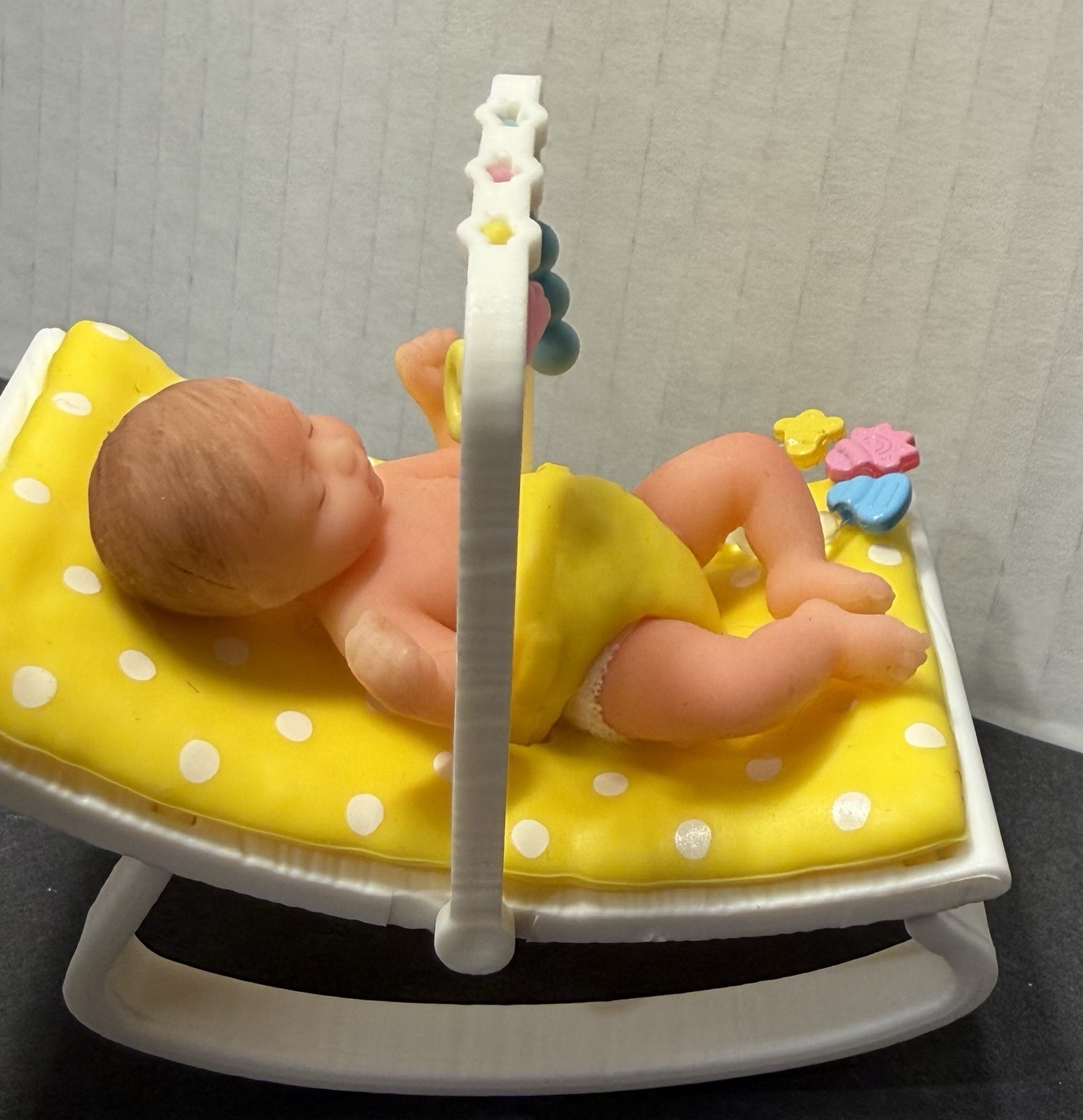 The Zuru 5 Surprise My Mini Baby Series 1 Yellow Bouncer Seat Silicone Baby Set