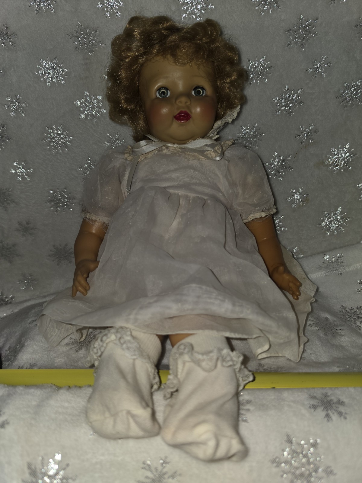 Madame Alexander 18″ Cloth Body Play Doll Blonde Curly Hair Blue Eyes Bonnet