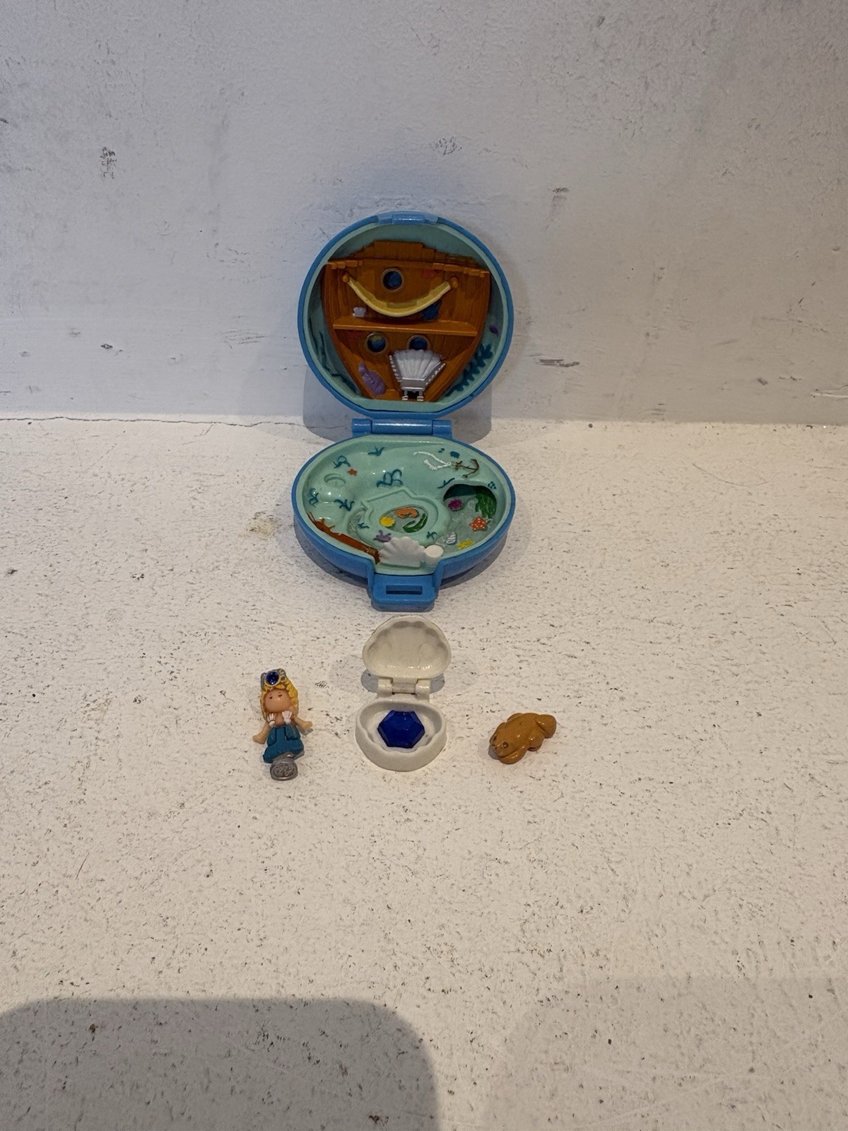 Polly Pocket Bluebird 1992 Vintage Jewelled Under the Sea Compact Blue Shell