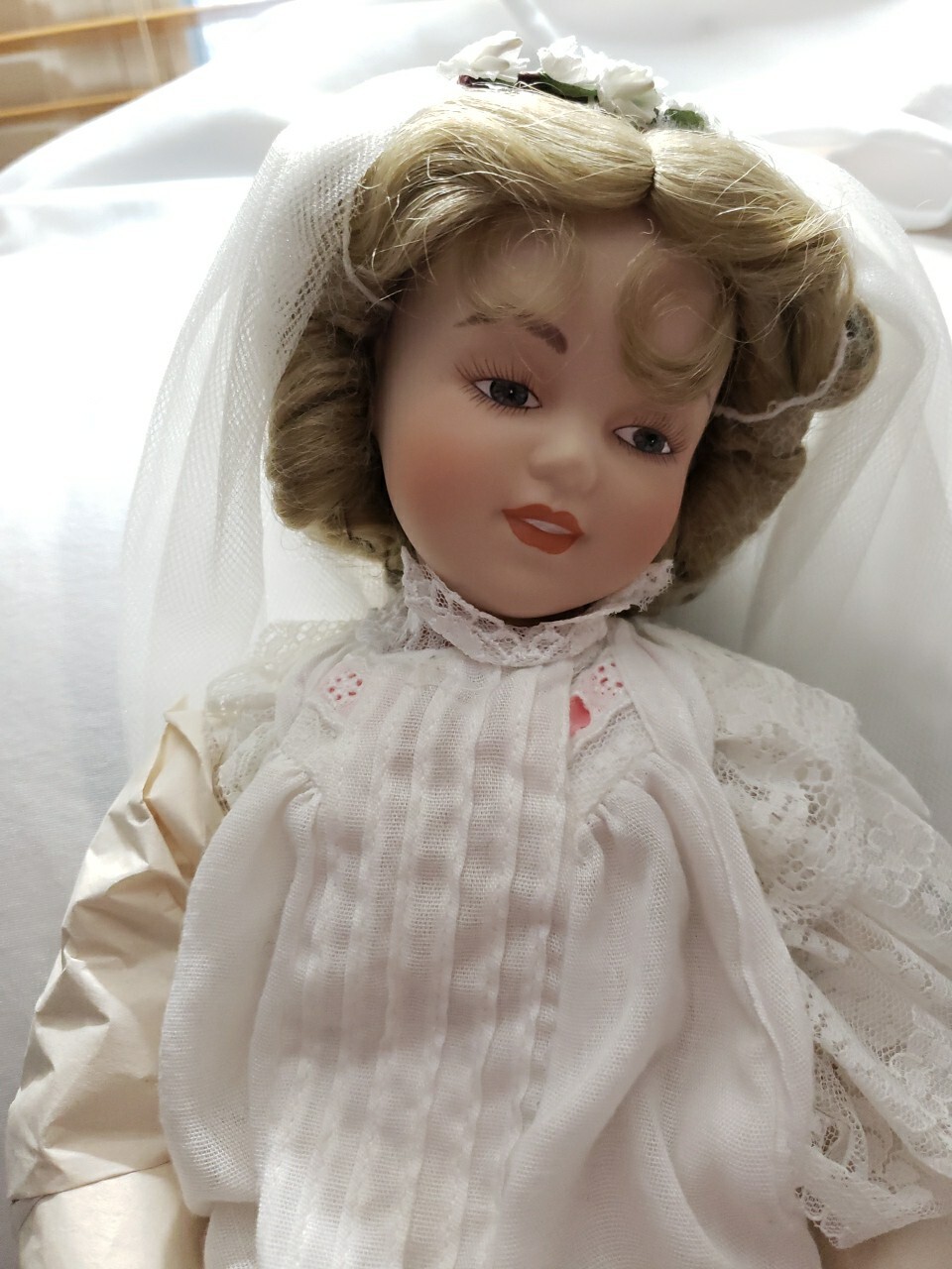 Vintage 1988 “Playing Bride” by Maud Humphrey Bogart 17″ Porcelain Doll No Box