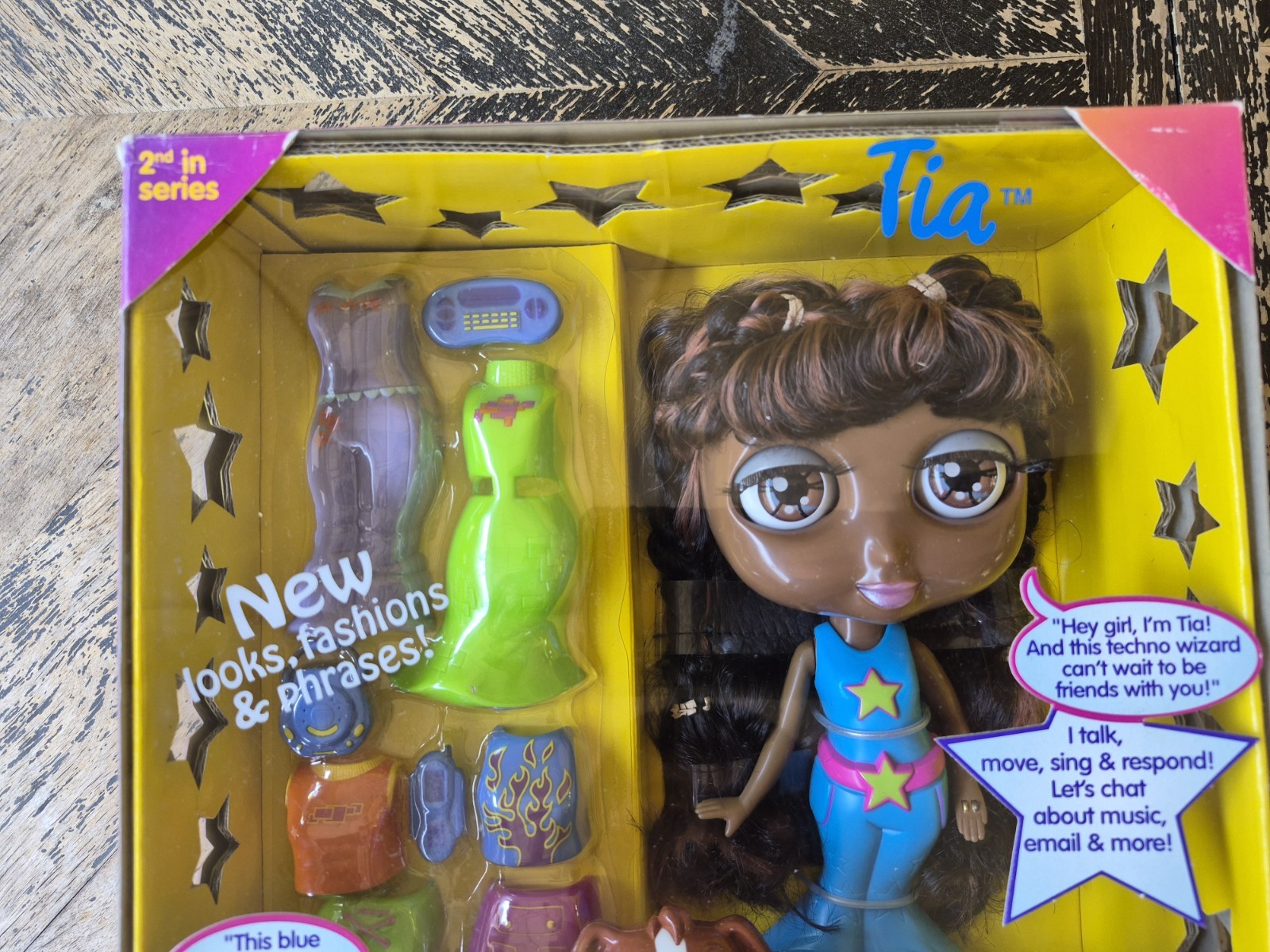 Mattel Diva Starz Interactive Tia Fashion Doll 12 in w/ Accessories Outfit Pet
