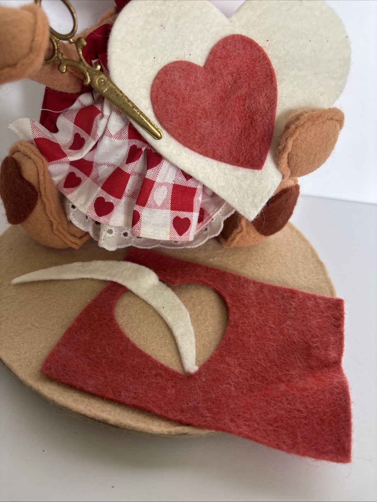 Annalee Doll 1997 Making Valentine’s Day Bear 8” VTG Cottage Core Granny Core