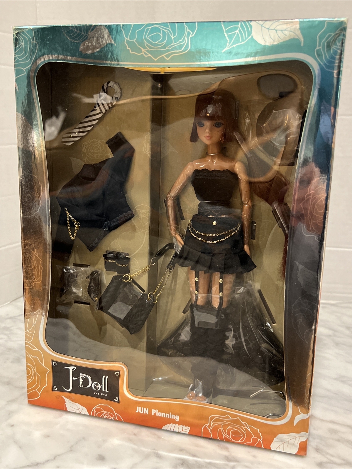 J-Doll Jun Planning MELROSE AVE NRFB X-131 Auburn Hair Fashion Doll