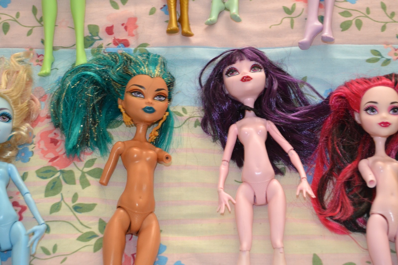 Bundle 14 x Mattel Monster High Dolls Clawdeen Skelita Cleo Venus & Accessories