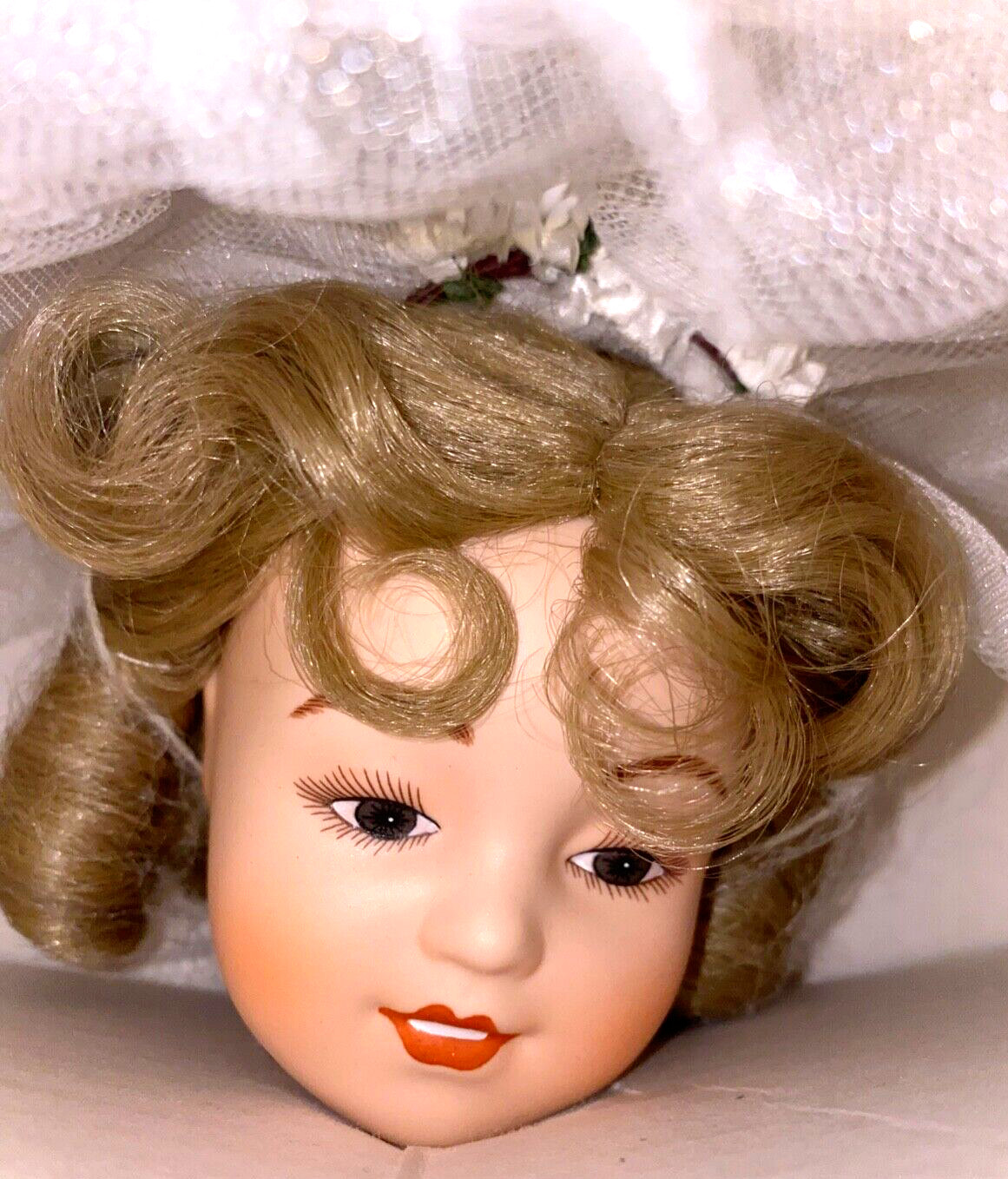 PLAYING BRIDE 16″ Porcelain Doll by Maud Humphrey Bogart Hamilton Collection NIB