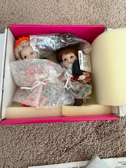 Patches & Pumpkin Limited Edition Porcelain Dolls by Marie Osmond COA 271/2500!