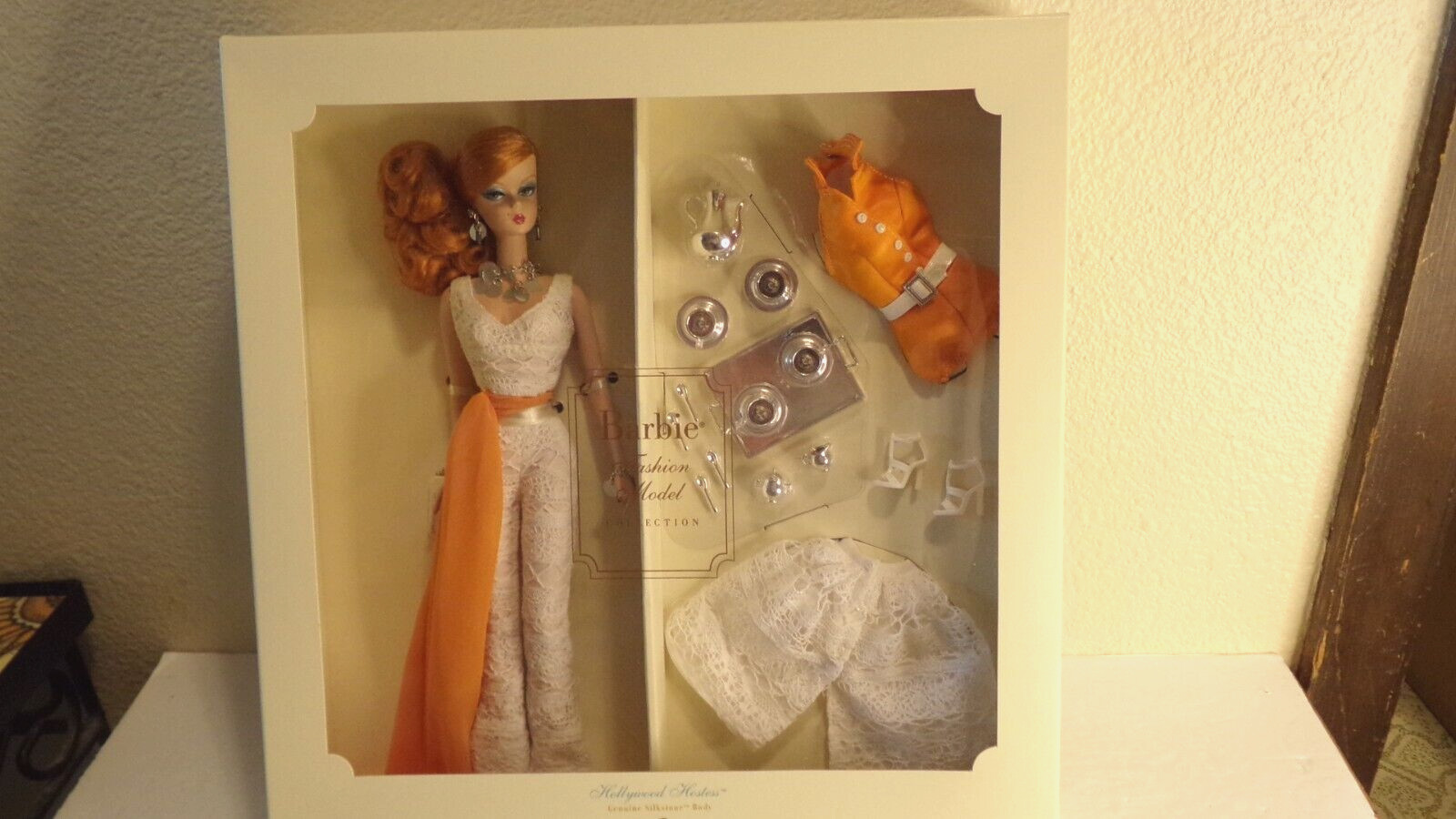 2007 HOLLYWOOD HOSTESS GIFTSET SILKSTONE BARBIE DOLL NRFB – GOLD LABEL K7900